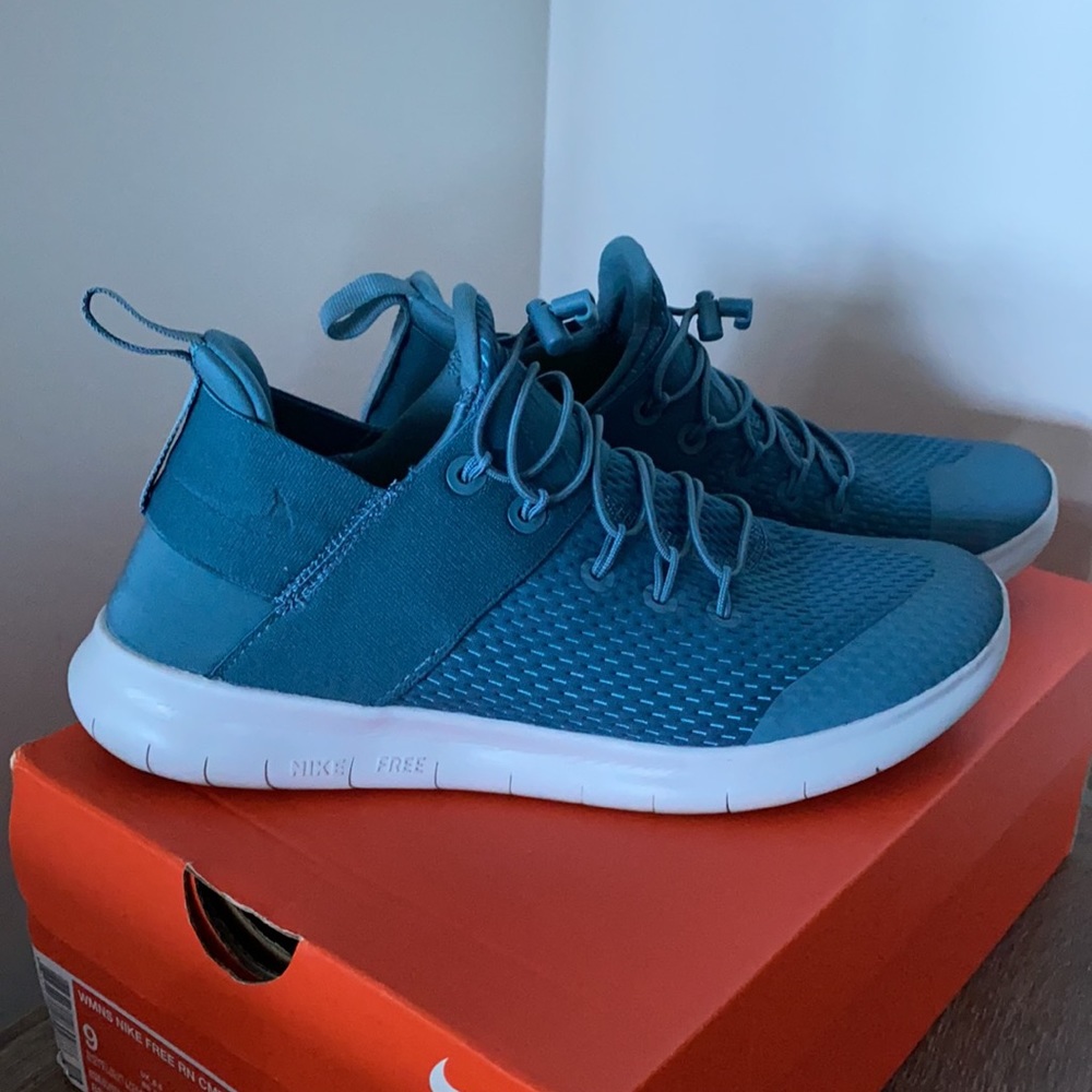 Nike Teal Athletic Sneakers